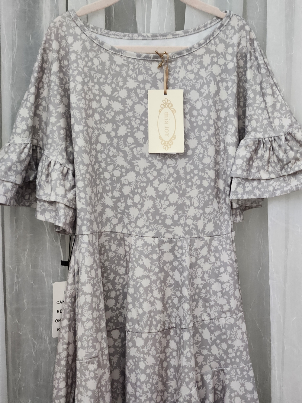 Mia Joy Light Gray/Cream Designed Ruffle Sleeve Asymetrical Dress, S7, NWT - Picture 3 of 4